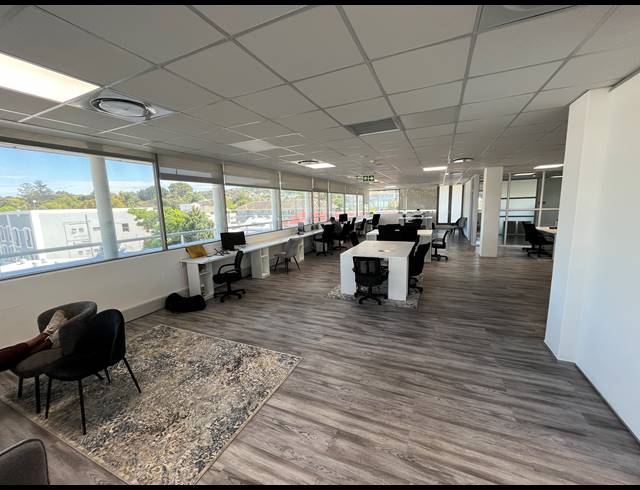 309M² OFFICE TO LET IN CLAREMONT